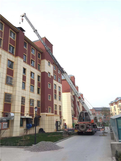 瓯海区跨街广告牌的高空安装注意事项